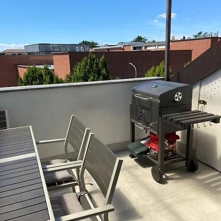 Apartment Rooftop Openspace With Balconies Parking And Bbq